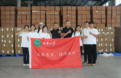 政策东风劲吹“农业行僧”高校团队以无人机授粉技术领航智慧农业
