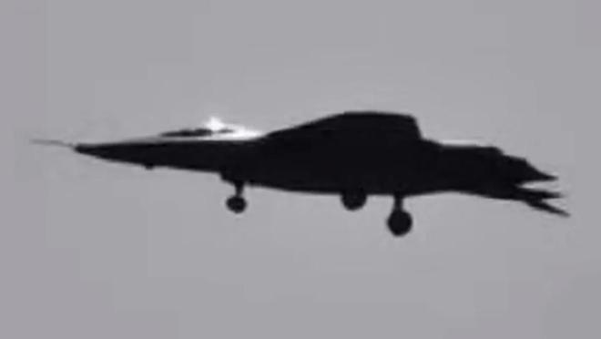 中国歼-50高调试飞三大细节让美直言无法追赶空战或将改写(图9)