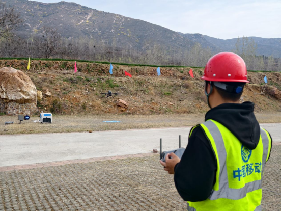 中岳嵩山演练“空中奇兵”：中国移动5G-A无人机地空协同作战护青山(图3)
