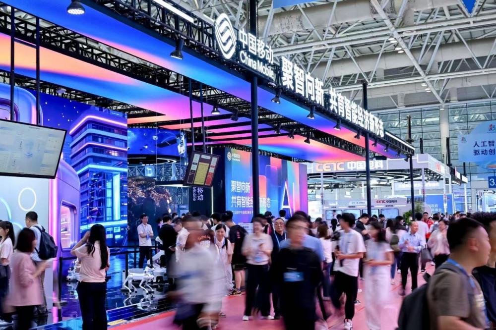 从6G开放试验到AI“福”味生活——中国移动在数字中国建设峰会上要秀出怎样的数智硬核力？