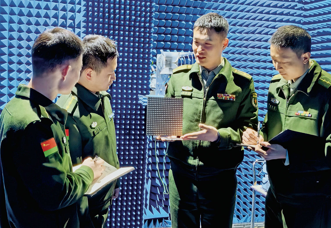 来自中国军校的报告丨借局行棋：攻关与育人双向赋能