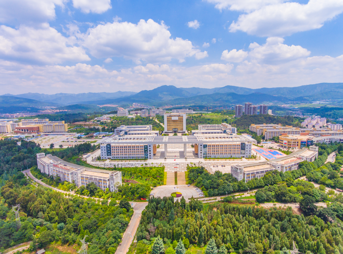 技能照亮青春匠心成就未来！云南技工院校迎来2026级新生_新华网